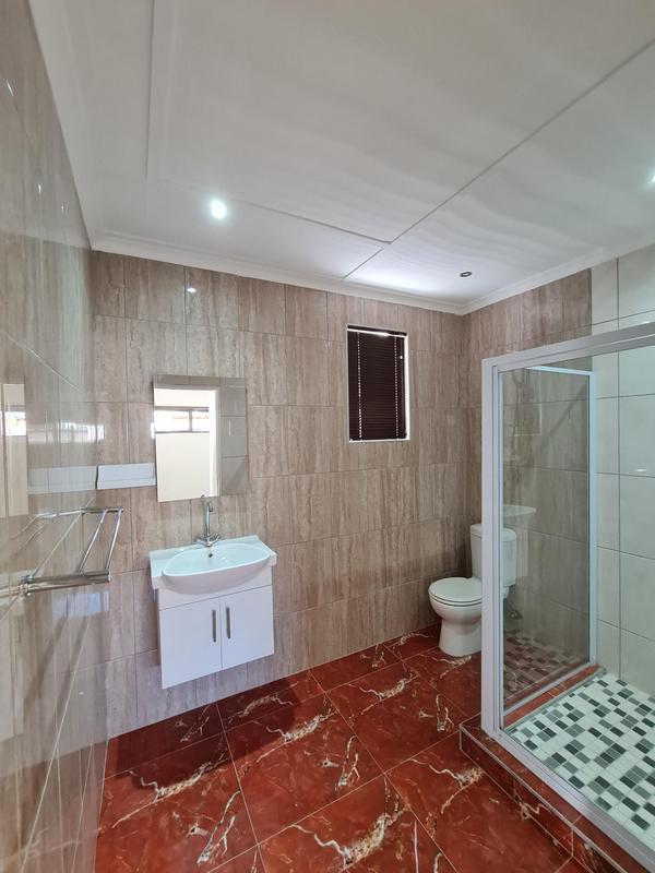 To Let 1 Bedroom Property for Rent in Vierlanden Western Cape